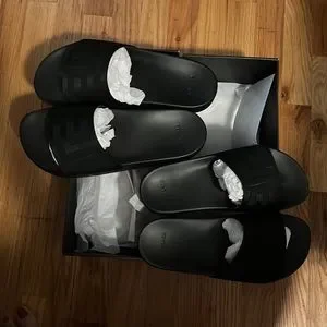 Versace men’s or women’s sandal new, original from Versace size 43 39 La Medusa Rubber Sliders | VERSACE US main image 3